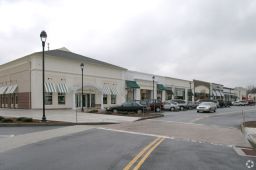 The Promenade Shops at Evergreen Walk