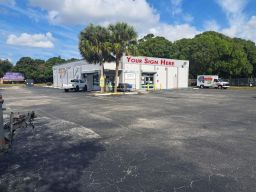 FREESTANDING RETAIL BUILDING