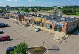 Shoppes of Crossroads Commons