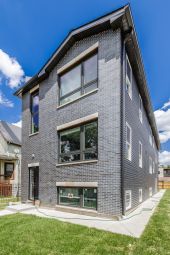 3822 W Huron