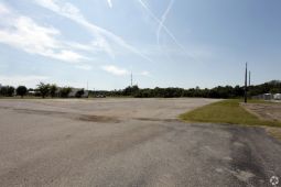 LEBANON PAVED COMMERCIAL LOT