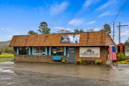 The Best of Twin Harbors - The Wheelhouse