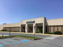 Palmer Park Mall- 122,125 SF Anchor Space