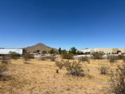 463364 01 Navajo Road, Apple Valley, CA 92307