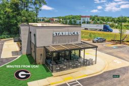 Starbucks | Minutes from UGA (40K+ Students)