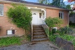 7-Bedroom Rooming House