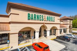 Former Barnes & Noble For Sale or Lease