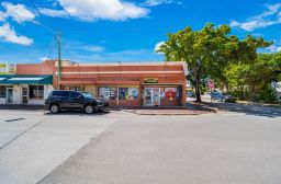 Multi Unit Retail Near Calle Ocho