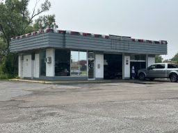 1,288+/- SF Retail/Auto Space