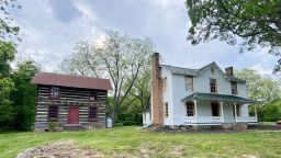 1800s House & Cabin