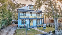 1001 Nights Historic Bed & Breakfast