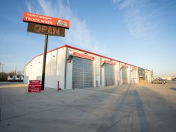 Truck Service, Wash & Maintenance Facility