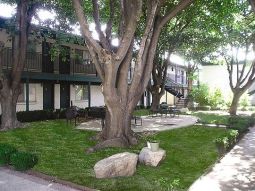 Courtyard Apartments