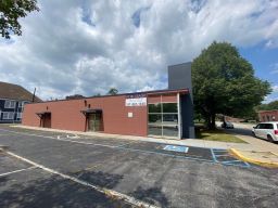 Free-Standing Building with Parking Downtown