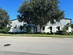 OFFICE / WAREHOUSE IN LAKEWOOD RANCH