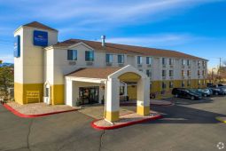 Baymont Inn & Suites Fort Collins