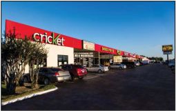 7000 North Freeway Retail Center