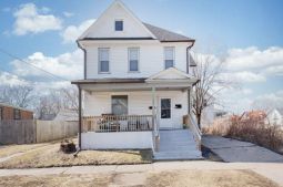 1424 N Gaines St, Davenport, IA 52804