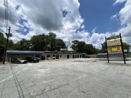 Fort Benning Road Plaza & Pinewood Apartments