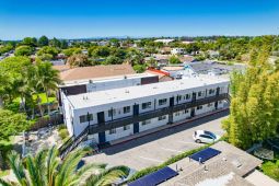 The Breeze Apartments - Carlsbad Village