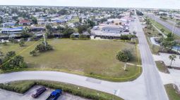 Rare Corner Lot in Port Charlotte