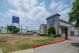 Studio 6 | San Antonio Airport | NOI of $731k