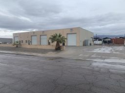 1,800 sf Unit w/ Large Yard