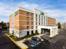 Holiday Inn Express & Suites Laurel