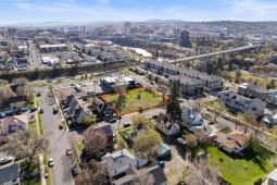 Oak Bridge Townhomes Development Site