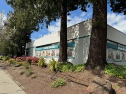 Showroom/Industrial Building for Lease