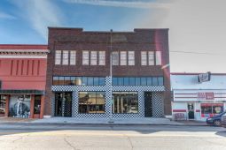 Historic Collar Building on Route 66