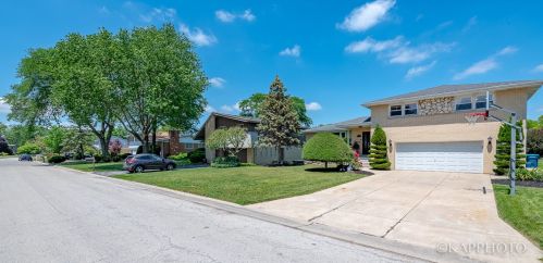 6644 Navajo Dr, Palos Heights, IL