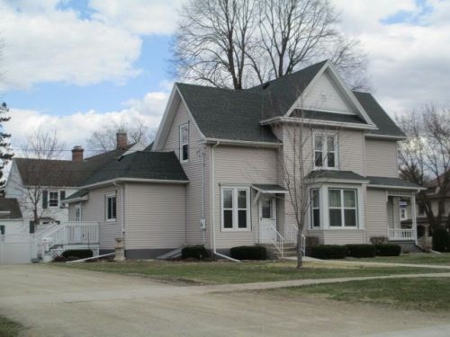 206 6th Ave, Cresco, IA