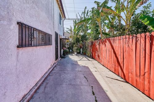 1539 Gardenia Ave, Long Beach, CA