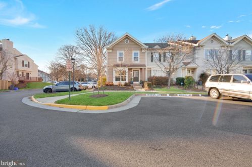 6588 Medinah Ln, Alexandria, VA