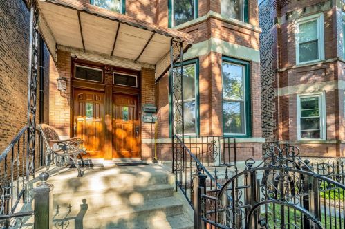 1647 Mozart St, Chicago, IL