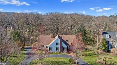 215 Country Ln, Phoenixville, PA