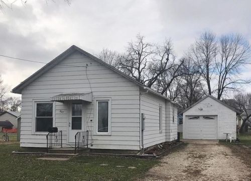 627 11th St, Estherville, IA