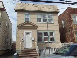 732 6th St, Newark, NJ