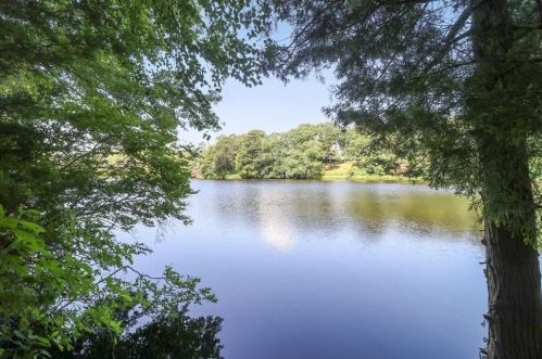 25 Pine Ln, Osterville, MA 02655