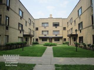 2038 Jarvis Ave, Chicago, IL