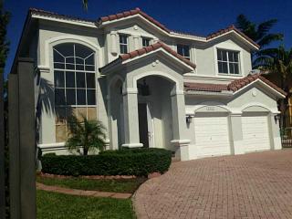 15605 25th Ter, Miami FL 33185 exterior