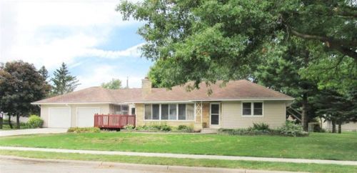 514 Hopkins St, Shady Grove, IA