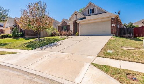 2712 Merry View Ln, Fort Worth, TX