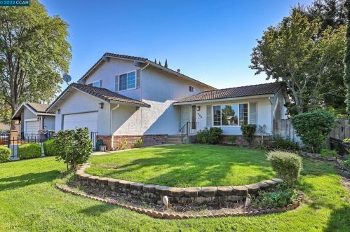 306 Woodhaven Dr, Vacaville, CA