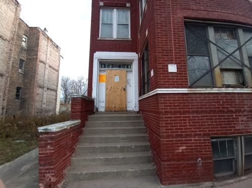 541 Lawndale Ave, Chicago, IL