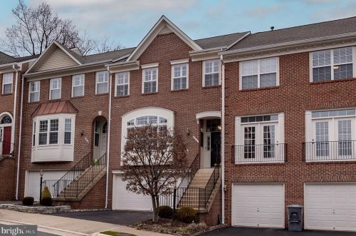 5616 Governors Pond Cir, Alexandria, VA