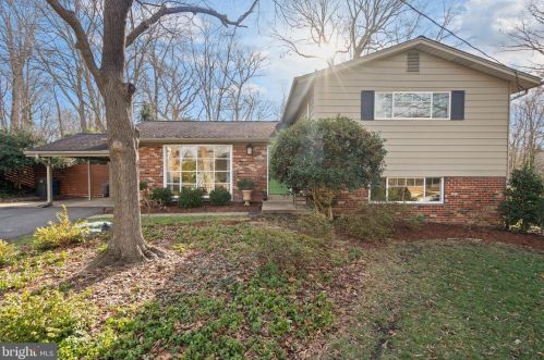 4211 Adrienne Dr, Alexandria, VA