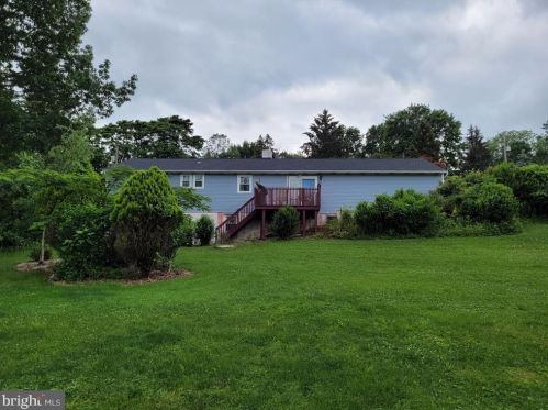 1417 Wind Hill Rd, Coopersburg, PA 18036