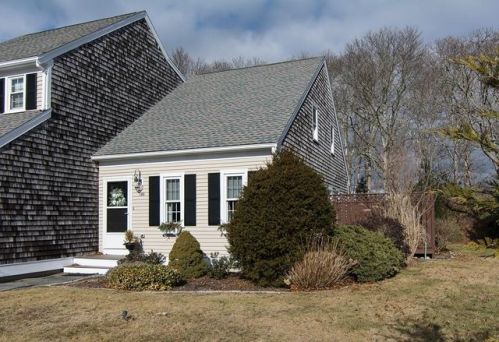 14 Woodview Dr, Falmouth, MA 02540